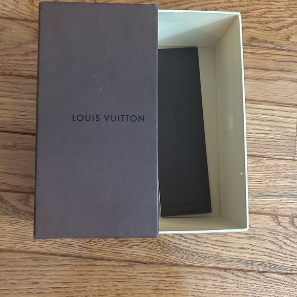 Louis Vuitton box #louisvuitton - Picture 3 of 4